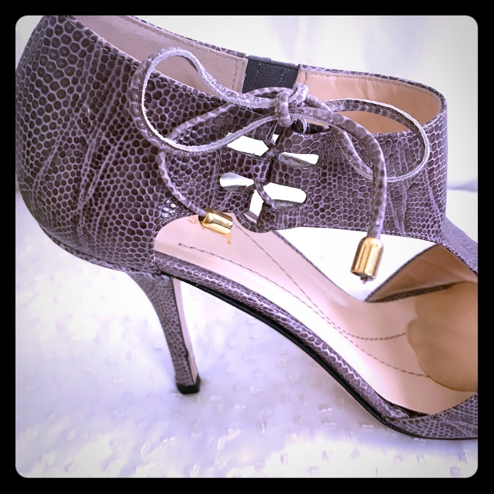 Kate Spade truffle grey / pearl lizard print heels